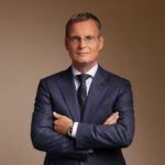 mr. E. Hoekstra